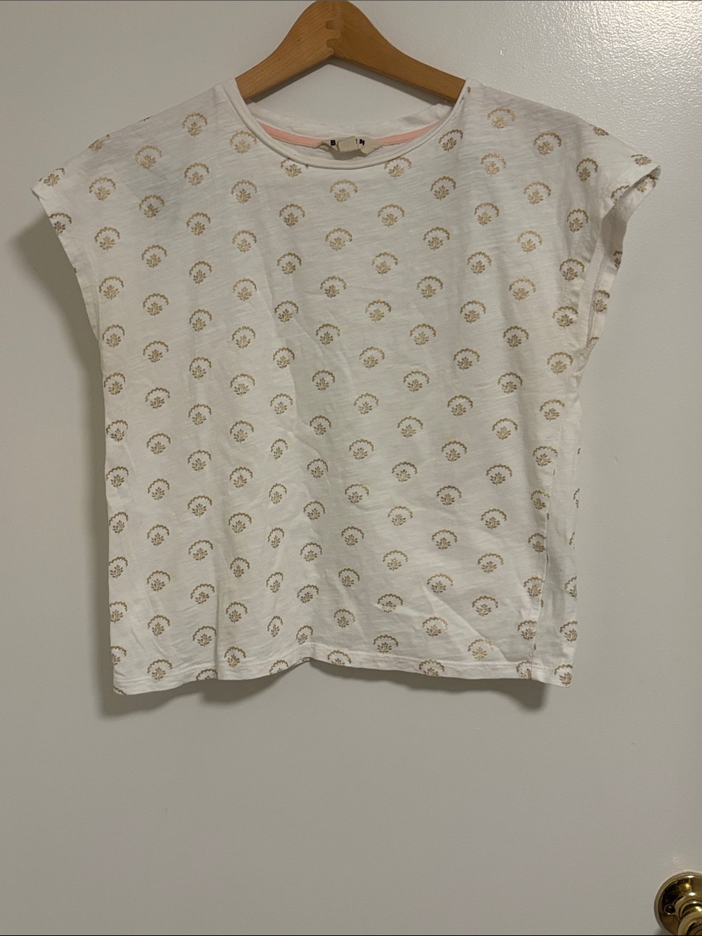 Boden White Short Sleeve Tee with Gold Fan Motif NWOT